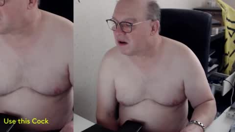 Snapshot of fransje_ chatting on 12.28.24 Fransje online show from 12.28.24