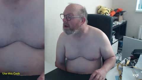 Snapshot of fransje_ chatting on 04.26.26 Fransje online show from 04.26.26