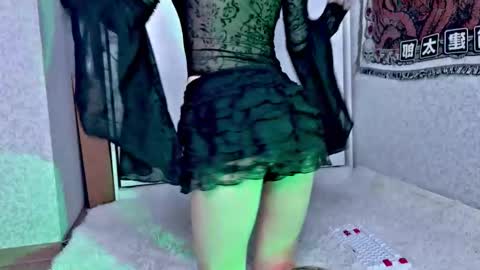 Snapshot of frau_basted chatting on 10.31.25 mistress Bastet and mintcola online show from 10.31.25