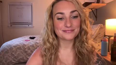 Snapshot of frayfitz chatting on 03.02.26 Fray online show from 03.02.26