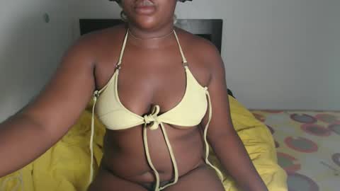 Snapshot of freakie_clit chatting on 12.28.24 pandora online show from 12.28.24