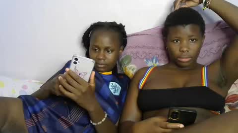 freaky_delliah online show from 02.22.25