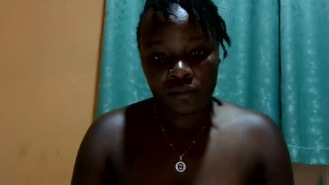 freaky_dolly online show from 01.05.25