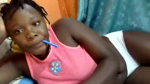 freaky_dolly online show from 01.06.25