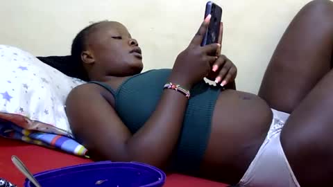 freaky_dolly online show from 01.20.25