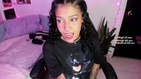 Lia Gomez online show from 02.24.25