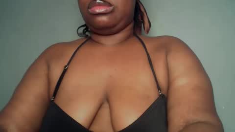 Snapshot of freaky_slut5 chatting on 04.29.26 freaky slut5 online show from 04.29.26