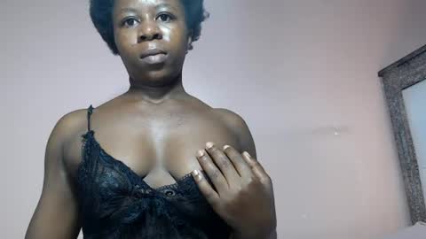 Snapshot of freakyebony1 chatting on 06.26.26 Frecky online show from 06.26.26