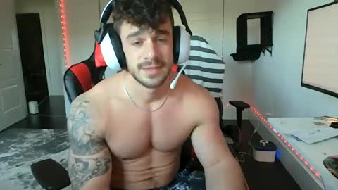 Snapshot of freakyfitking chatting on 12.21.24 freakyfitking online show from 12.21.24