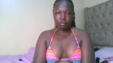 Snapshot of freakyriry chatting on 10.05.25 freakyriry online show from 10.05.25