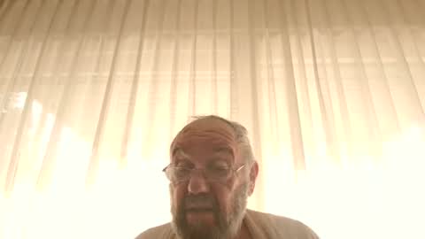 Snapshot of fredaldavid chatting on 12.13.24 David Fredal online show from 12.13.24