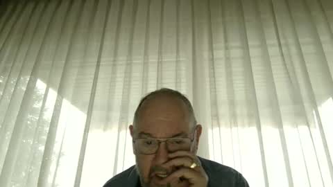 Snapshot of fredaldavid chatting on 12.19.24 David Fredal online show from 12.19.24