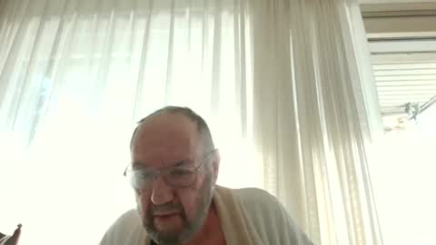 Snapshot of fredaldavid chatting on 01.12.25 David Fredal online show from 01.12.25