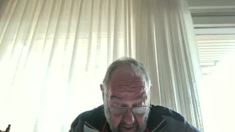 Snapshot of fredaldavid chatting on 01.12.25 David Fredal online show from 01.12.25