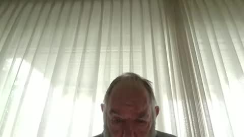 Snapshot of fredaldavid chatting on 10.22.25 David Fredal online show from 10.22.25