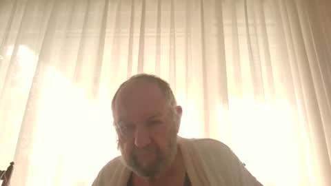 Snapshot of fredaldavid chatting on 10.31.25 David Fredal online show from 10.31.25