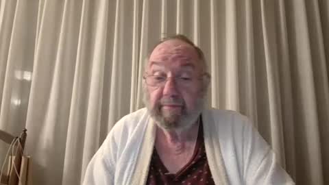 Snapshot of fredaldavid chatting on 10.31.25 David Fredal online show from 10.31.25