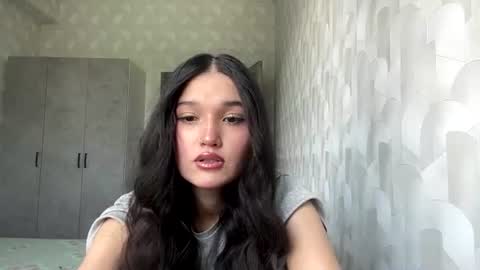 Mia online show from 06.13.26