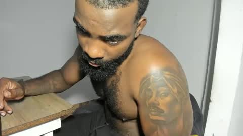 Snapshot of freedom_24 chatting on 11.22.25 shakur online show from 11.22.25