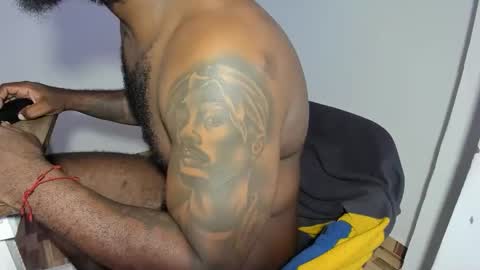 Snapshot of freedom_24 chatting on 11.26.25 shakur online show from 11.26.25