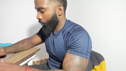 Snapshot of freedom_24 chatting on 12.01.25 shakur online show from 12.01.25