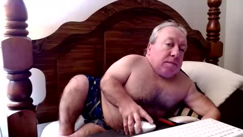 Cute Lil Man online show from 12.18.25