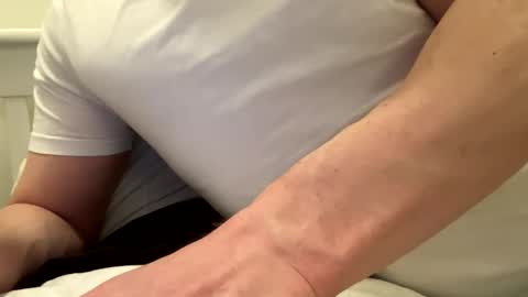 Snapshot of freeworldtoday chatting on 03.11.25 freeworldtoday online show from 03.11.25