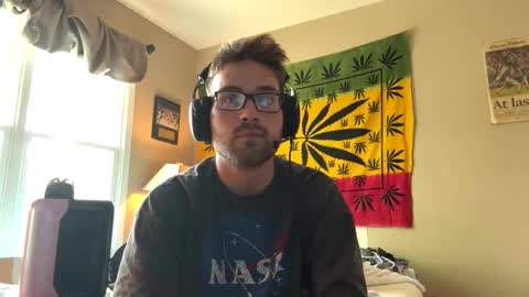 Snapshot of freezeskiii chatting on 09.22.25 freezeskiii online show from 09.22.25