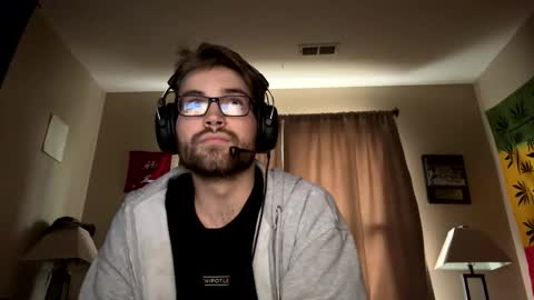 Snapshot of freezeskiii chatting on 12.20.25 freezeskiii online show from 12.20.25