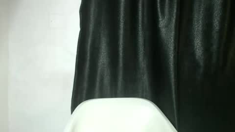 frekkymorelle online show from 02.13.25