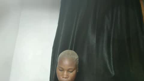 frekkymorelle online show from 02.17.25