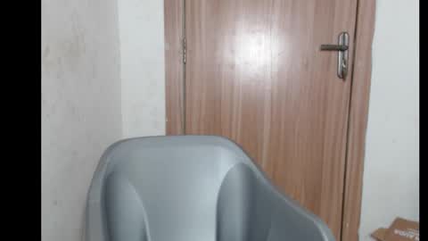 frekkymorelle online show from 10.18.25