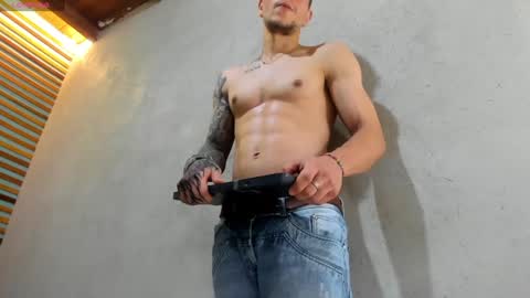 Snapshot of french_sexx chatting on 01.12.25 Xavier online show from 01.12.25