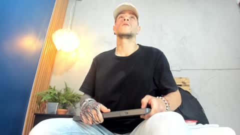 Snapshot of french_sexx chatting on 01.15.25 Xavier online show from 01.15.25