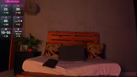 Snapshot of french_sexx chatting on 01.19.25 Xavier online show from 01.19.25