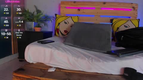 Snapshot of french_sexx chatting on 01.20.25 Xavier online show from 01.20.25