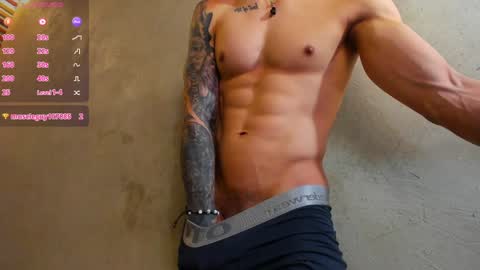 Snapshot of french_sexx chatting on 01.25.25 Xavier online show from 01.25.25