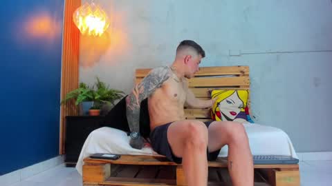 Snapshot of french_sexx chatting on 02.09.25 Xavier online show from 02.09.25