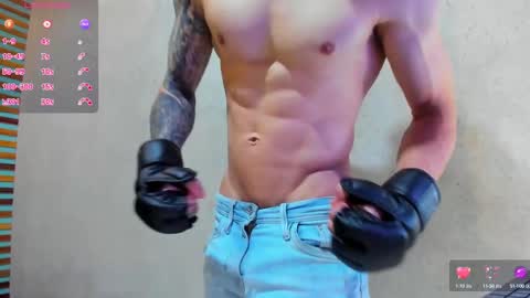 Snapshot of french_sexx chatting on 03.06.25 Xavier online show from 03.06.25