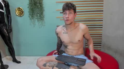 Snapshot of french_sexx chatting on 11.03.25 Xavier online show from 11.03.25