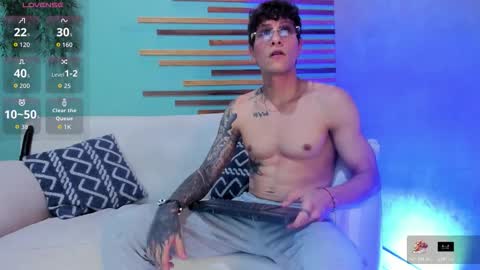 Snapshot of french_sexx chatting on 11.26.25 Xavier online show from 11.26.25