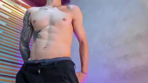 Snapshot of french_sexx chatting on 12.03.25 Xavier online show from 12.03.25