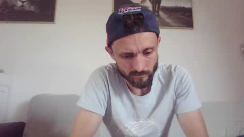 Snapshot of french_truck chatting on 04.19.26 french_truck online show from 04.19.26