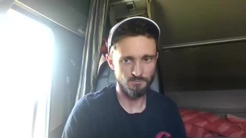 Snapshot of french_truck chatting on 05.18.26 french_truck online show from 05.18.26