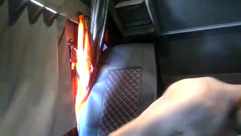 Snapshot of french_truck chatting on 05.20.26 french_truck online show from 05.20.26
