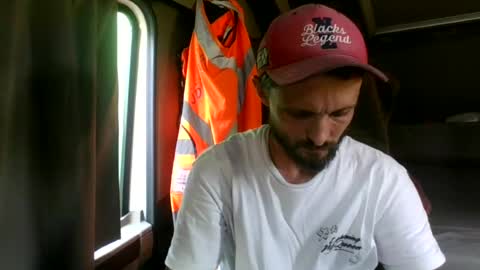 Snapshot of french_truck chatting on 07.20.26 french_truck online show from 07.20.26