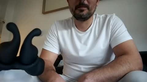 Snapshot of frenchhard0000 chatting on 02.20.25 Horny french hard online show from 02.20.25