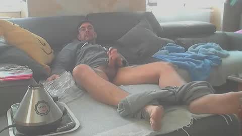 Snapshot of frenchpapalover chatting on 12.03.24 frenchpapalover online show from 12.03.24