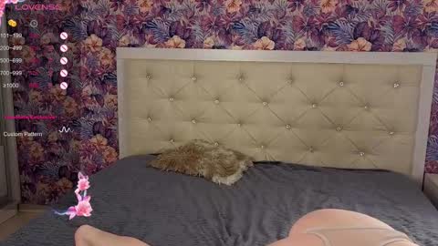 Snapshot of freyabyrne chatting on 03.02.25 Freya online show from 03.02.25