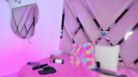 Snapshot of freyaht chatting on 01.28.25 Freyaht online show from 01.28.25